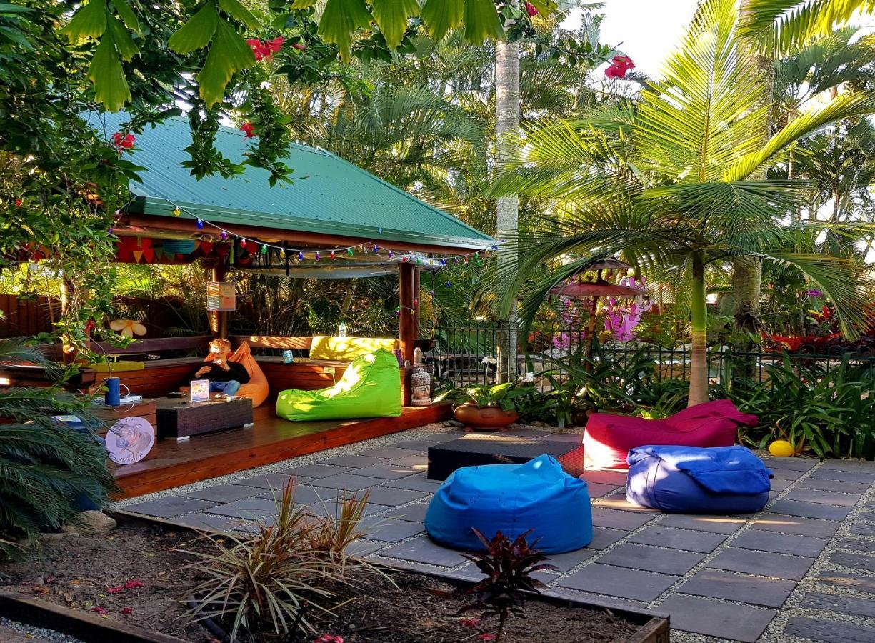 Tropic Days Boutique Hostel Cairns Exteriör bild