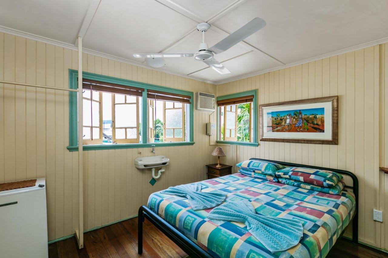 Tropic Days Boutique Hostel Cairns Exteriör bild